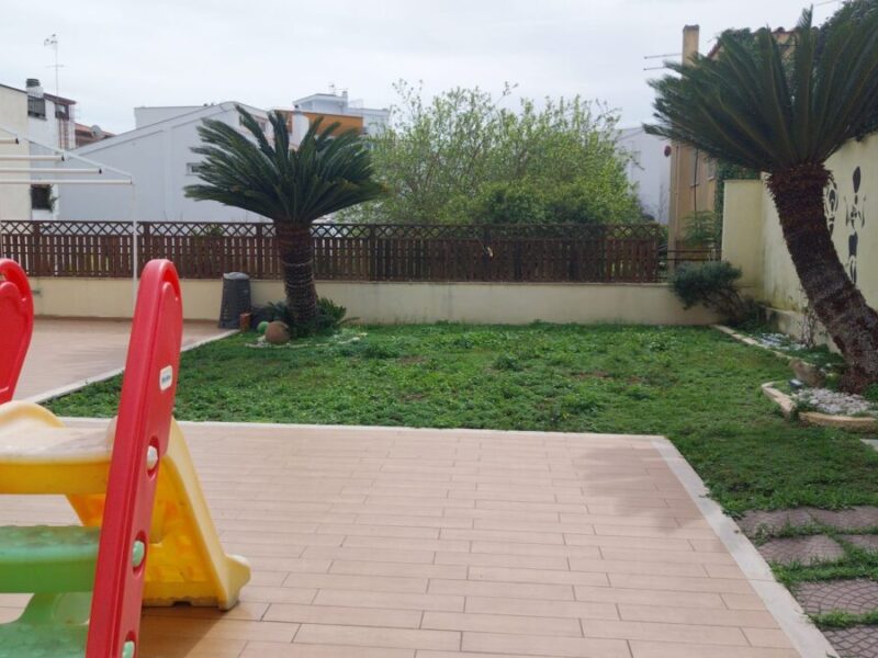UNICA OPPORTUNITÀ A SANTA MARINELLA Delizioso appartamento adiacente mare