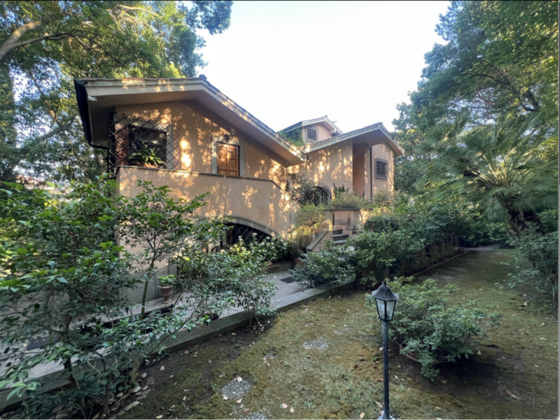 Prestigiosa villa nuda proprietà