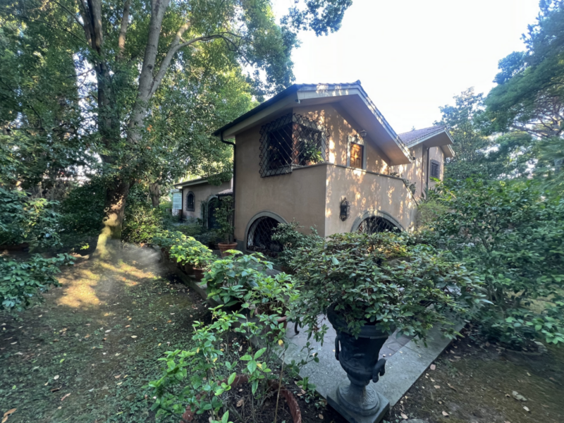 Prestigiosa villa nuda proprietà