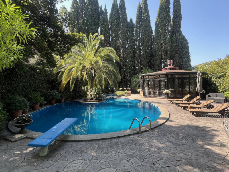 Prestigiosa villa nuda proprietà