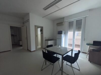 Appartamento ex ufficio, in via Fiorini, Piacenza
