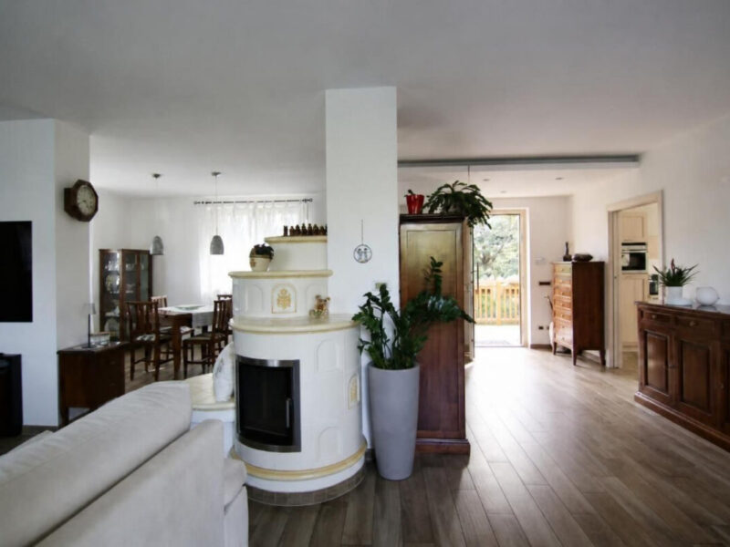 Una villa con affaccio sulla Vigolana