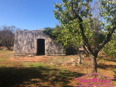 Lamia in pietra da ristrutturare