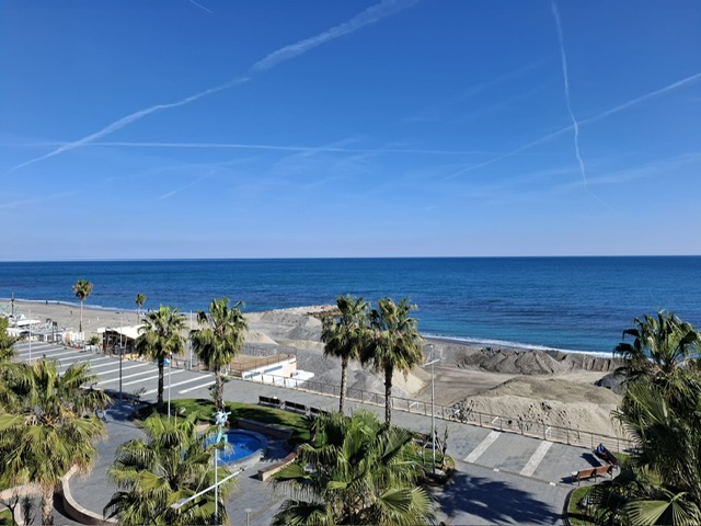 LOANO CENTRO VENDESI TRILOCALE FRONTE MARE