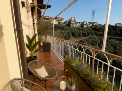 BOISSANO VENDESI AMPIO QUADRILOCALE CON VISTA MARE