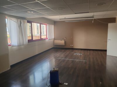 POMEZIA (RM) Via dei Castelli Romani Palazzina soli uffici e negozi. Vendesi Uffici varie metrature minimo mq. 200
