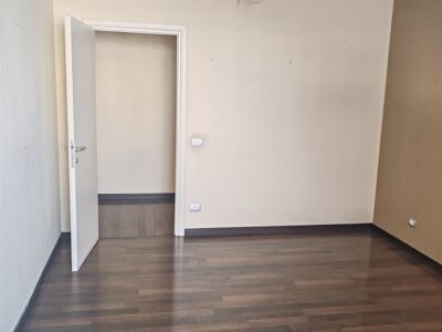 POMEZIA (RM) Via dei Castelli Romani Palazzina soli uffici e negozi. Vendesi Uffici varie metrature minimo mq. 200