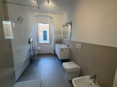 LOANO CENTRO VENDESI TRILOCALE